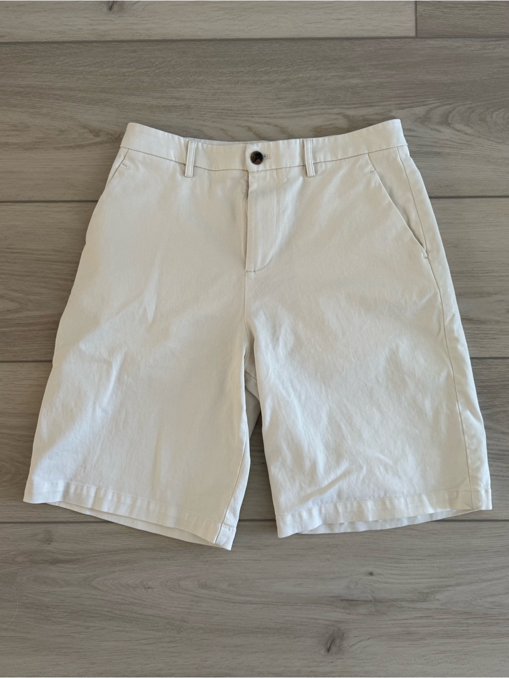 Banana Republic White Lotus Bermuda Shorts - Size 4